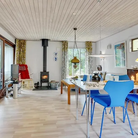 3 Bedroom Pet Friendly In