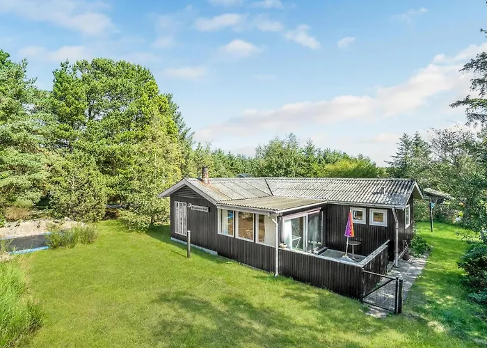 3 Bedroom Pet Friendly In Holiday home Blokhus