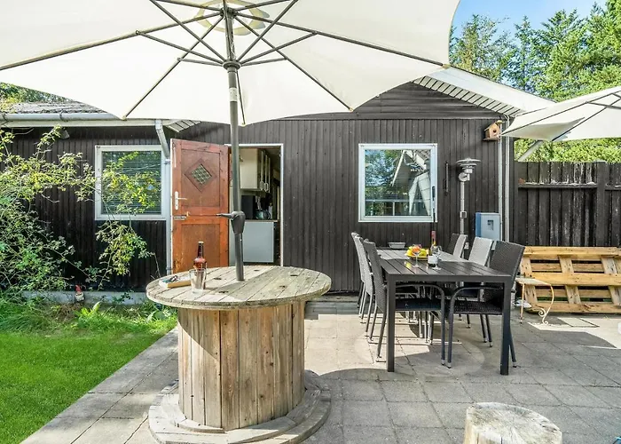 Holiday home 3 Bedroom Pet Friendly In *